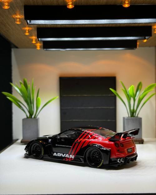 Nissan GTR R35 LB ADVAN 1/43