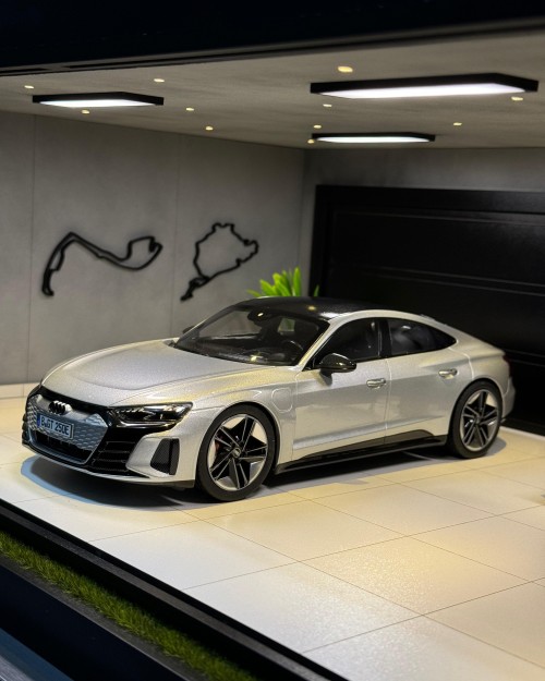 AUDI RS E-TRON SILVER NOREV CINZA 1/18