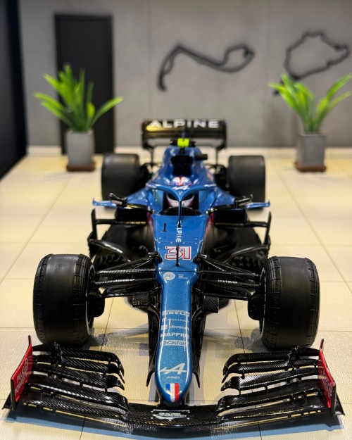 FÓRMULA 1 F1 ALPINE A521 ESTEBAN OCON VENCEDOR GP HUNGRIA 2021 1/18