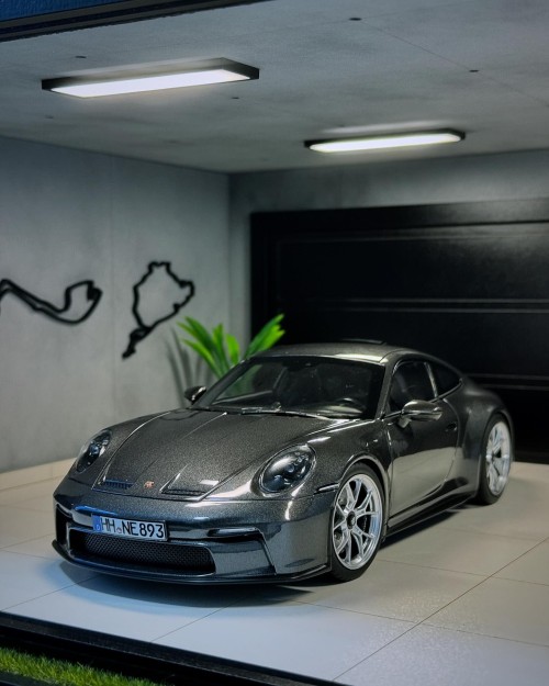 Porsche 911 992 GT3 Touring - Gray 1/18